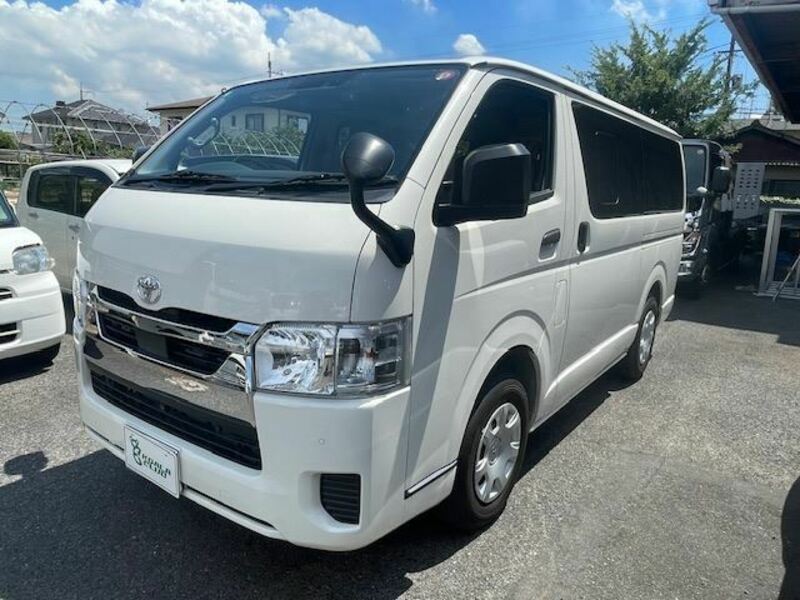 TOYOTA　HIACE VAN