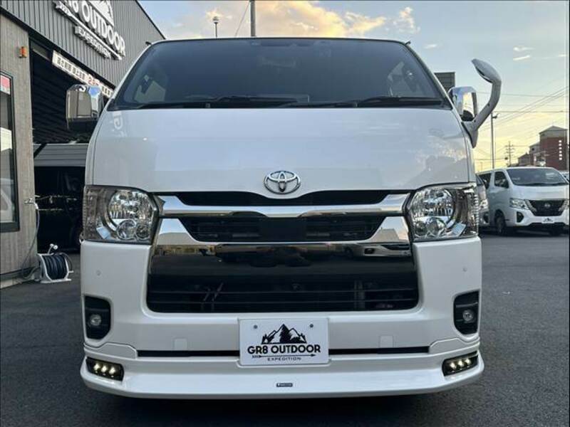 HIACE VAN-1