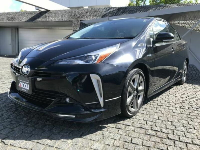 TOYOTA　PRIUS