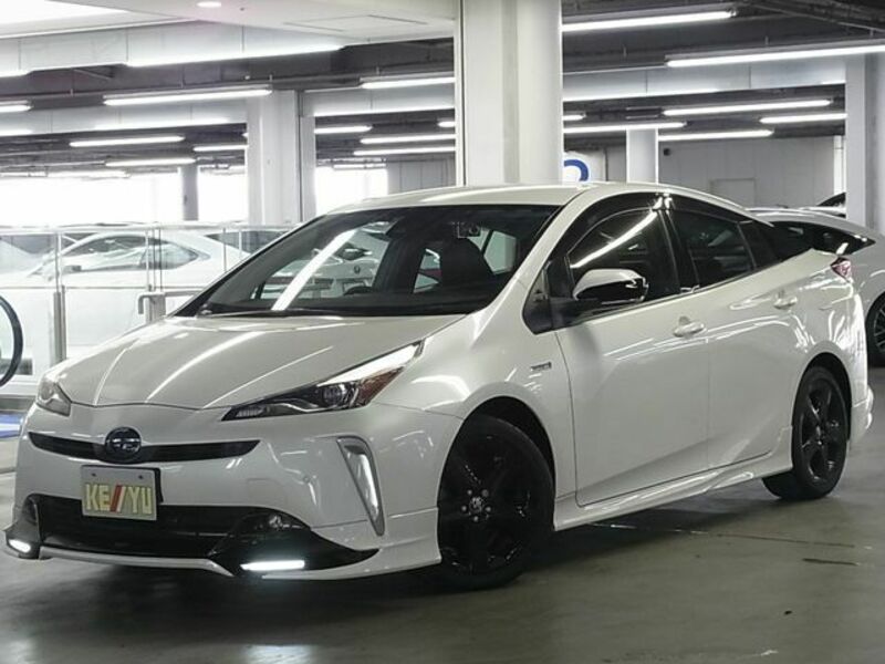 TOYOTA　PRIUS