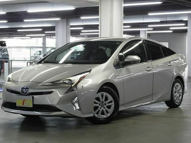 TOYOTA　PRIUS