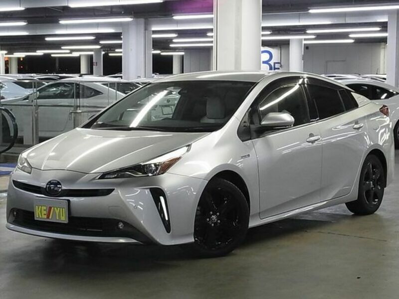 TOYOTA　PRIUS