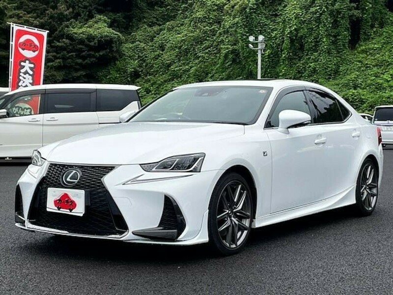 LEXUS　IS