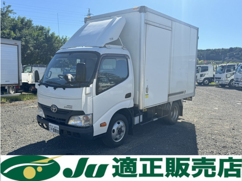 TOYOTA　DYNA