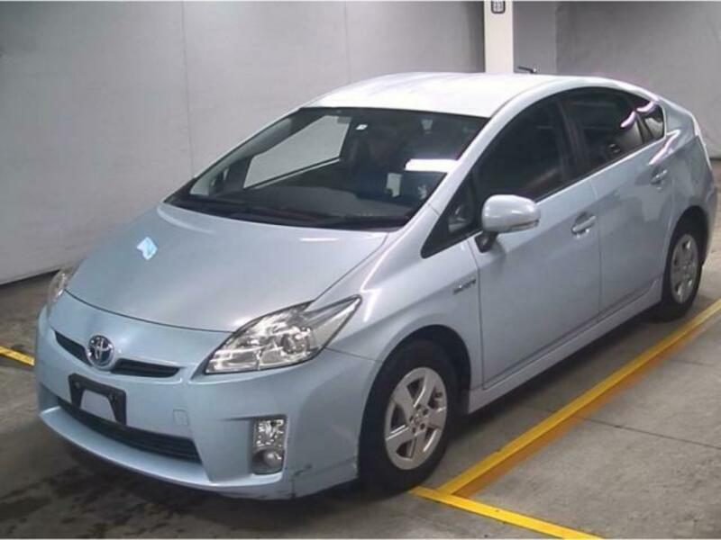 TOYOTA　PRIUS