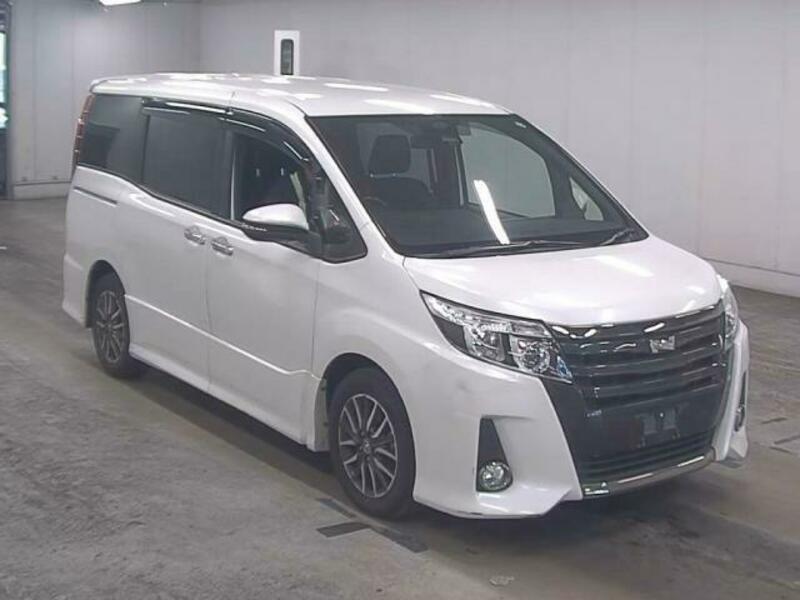 TOYOTA　NOAH