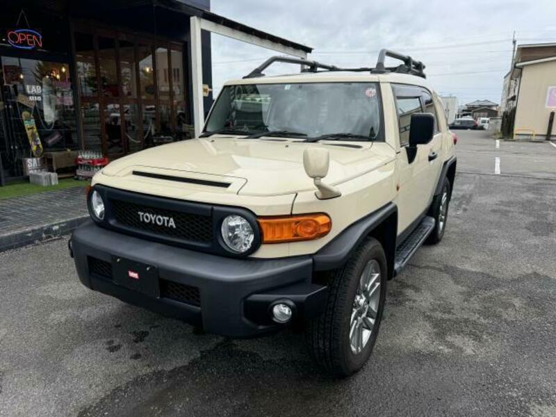 TOYOTA FJ CRUISER