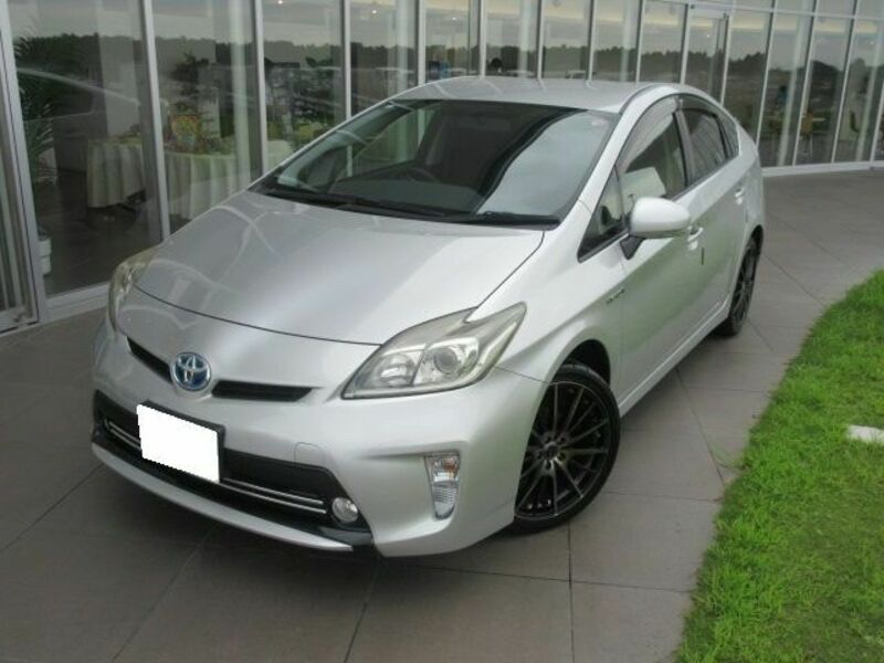 TOYOTA　PRIUS