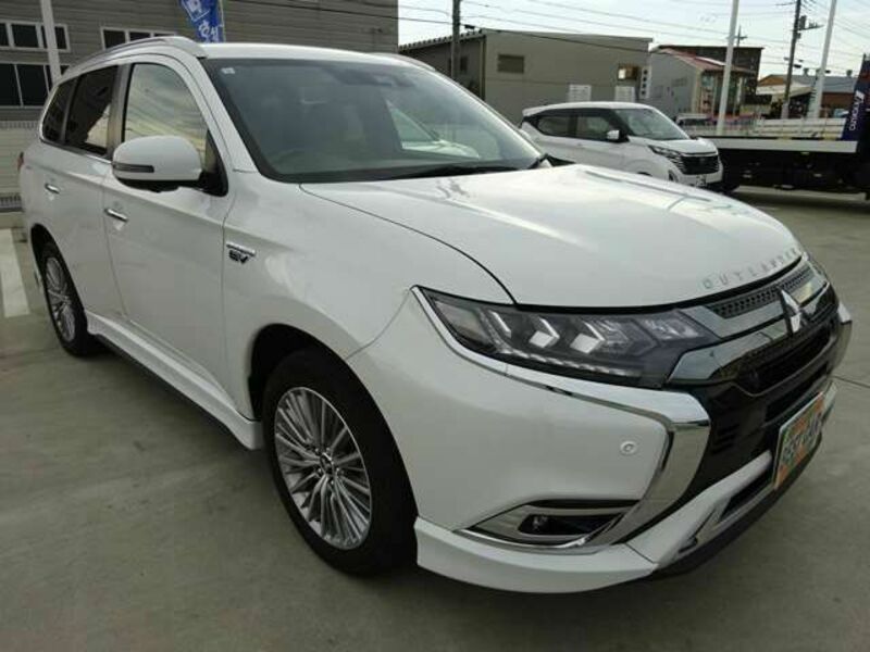 OUTLANDER PHEV-1