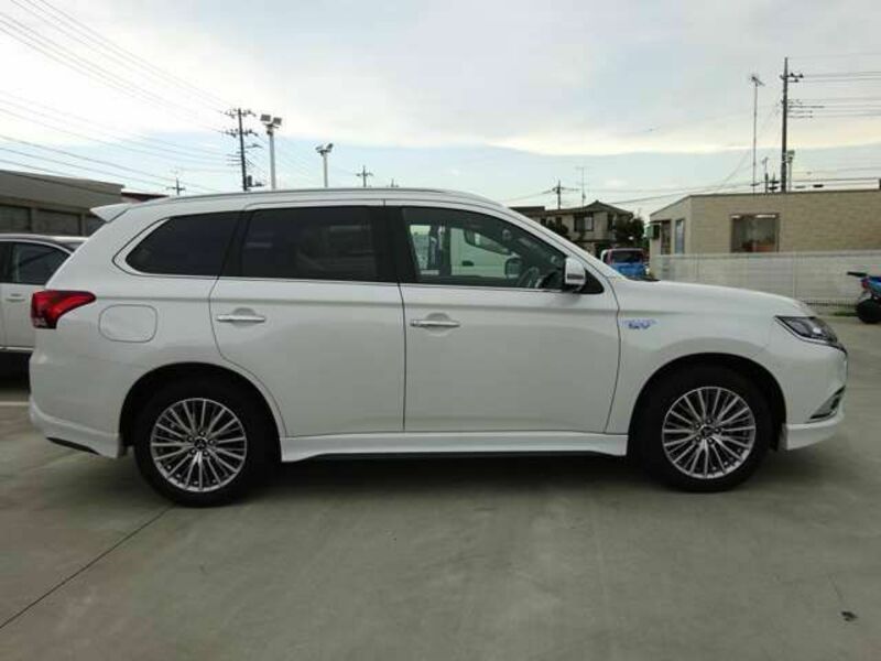 OUTLANDER PHEV-12