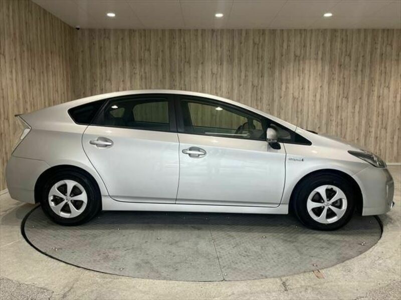 PRIUS-12