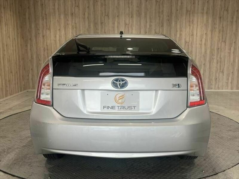 PRIUS-13