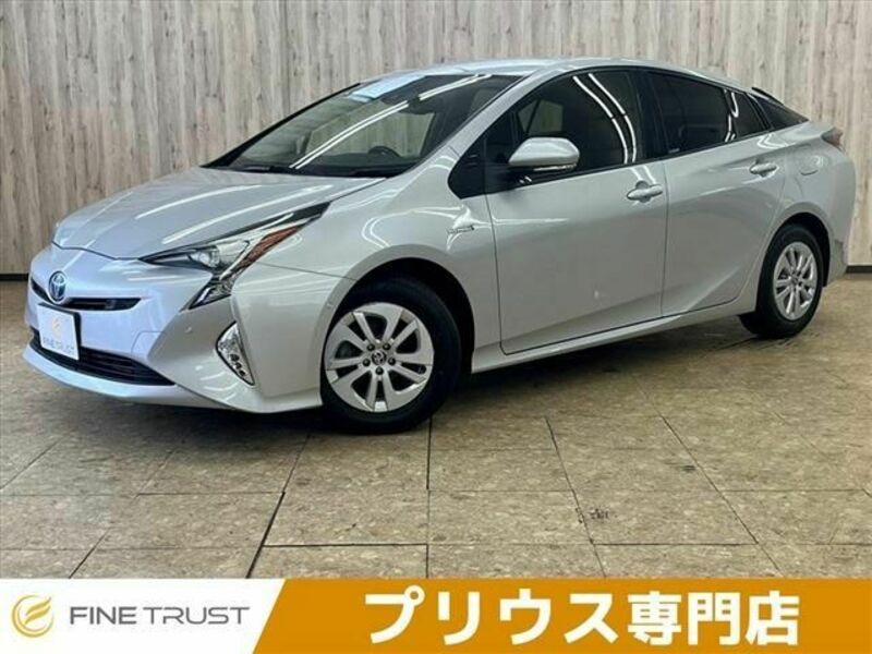 TOYOTA　PRIUS