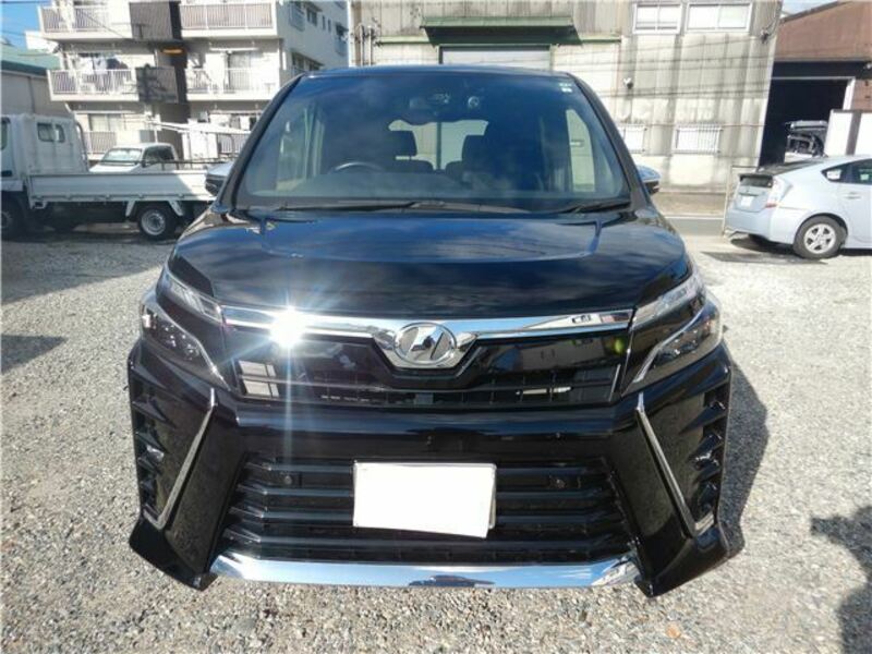 TOYOTA　VOXY