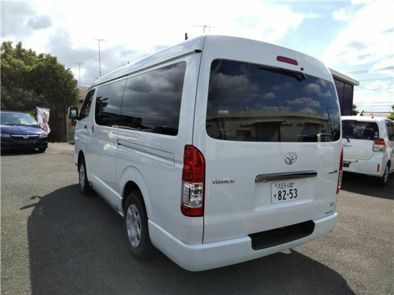 HIACE VAN-7