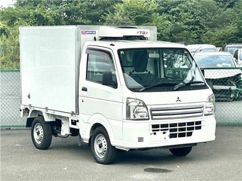 MITSUBISHI　MINICAB TRUCK