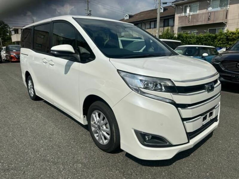 TOYOTA　NOAH