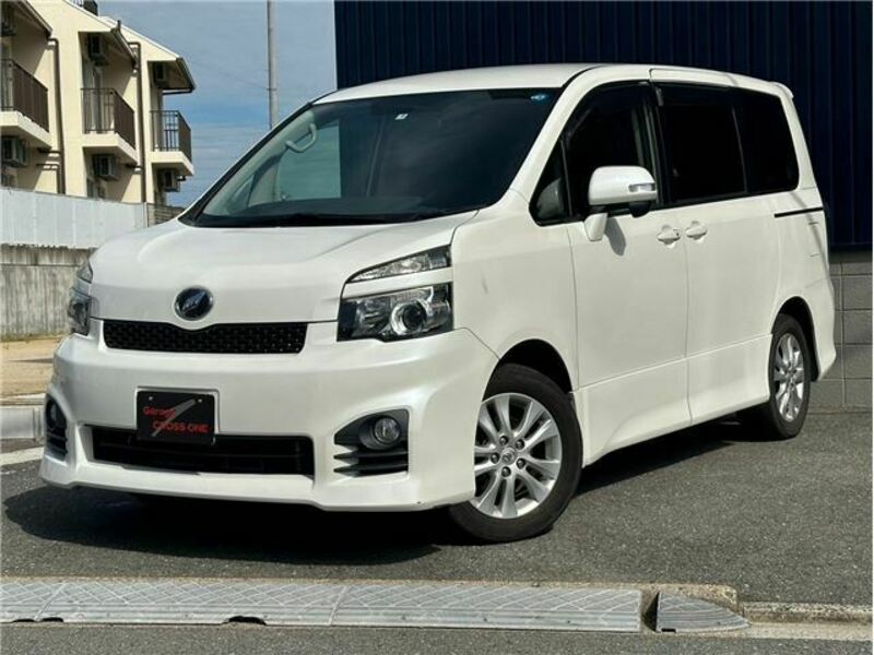 TOYOTA　VOXY