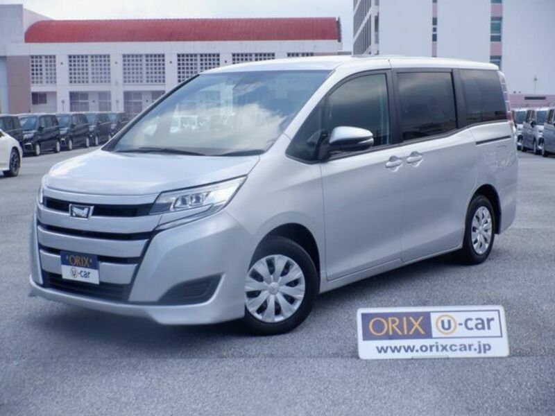 TOYOTA　NOAH