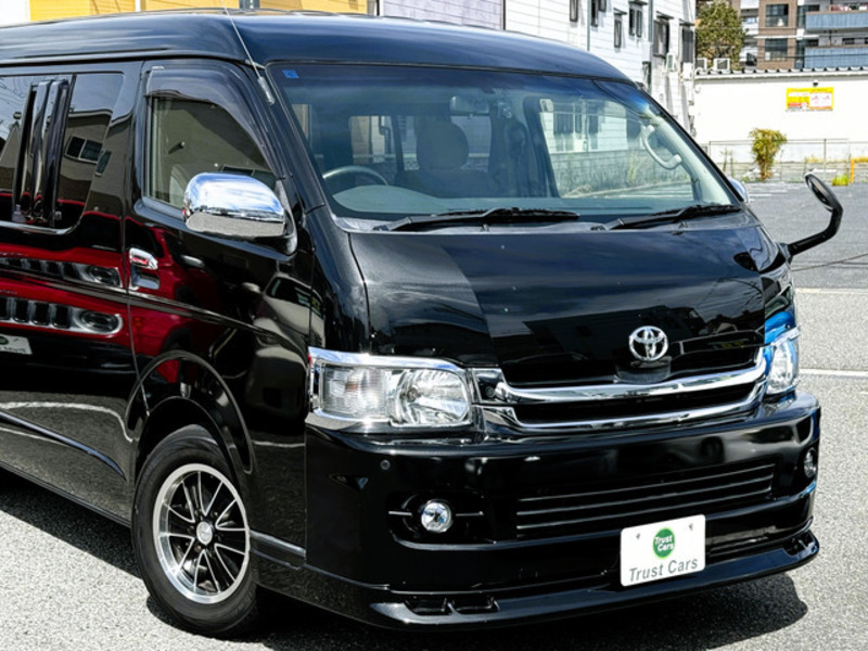 HIACE-8