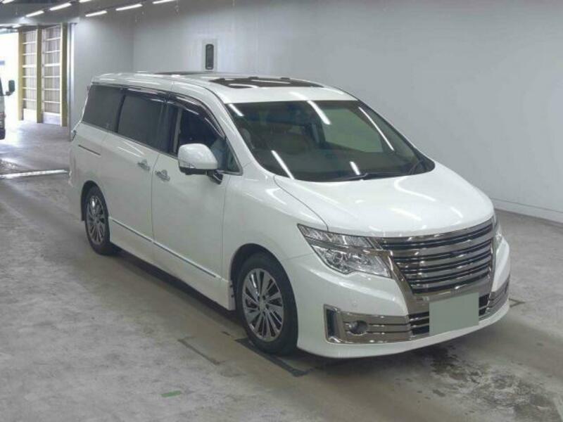 NISSAN　ELGRAND