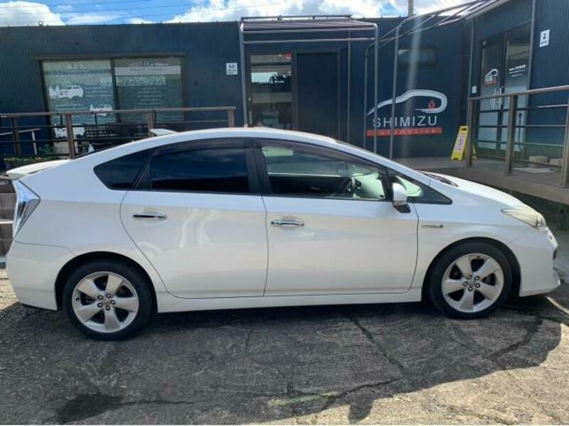 PRIUS-12