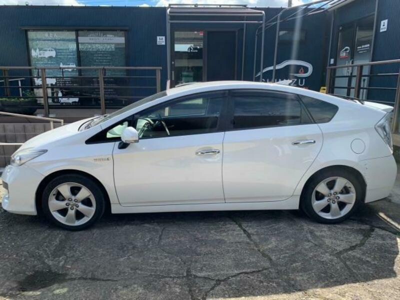 PRIUS-13