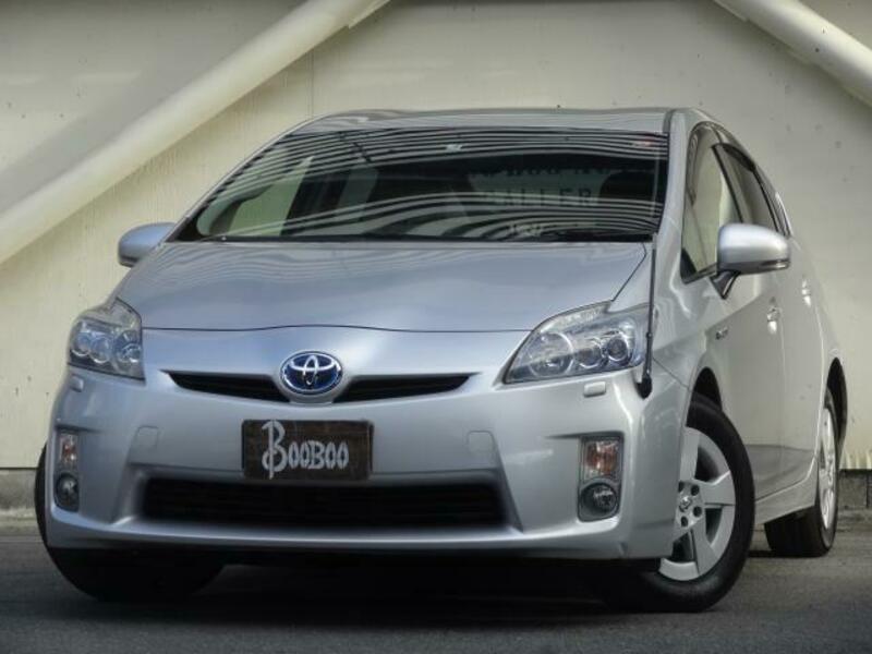 TOYOTA　PRIUS