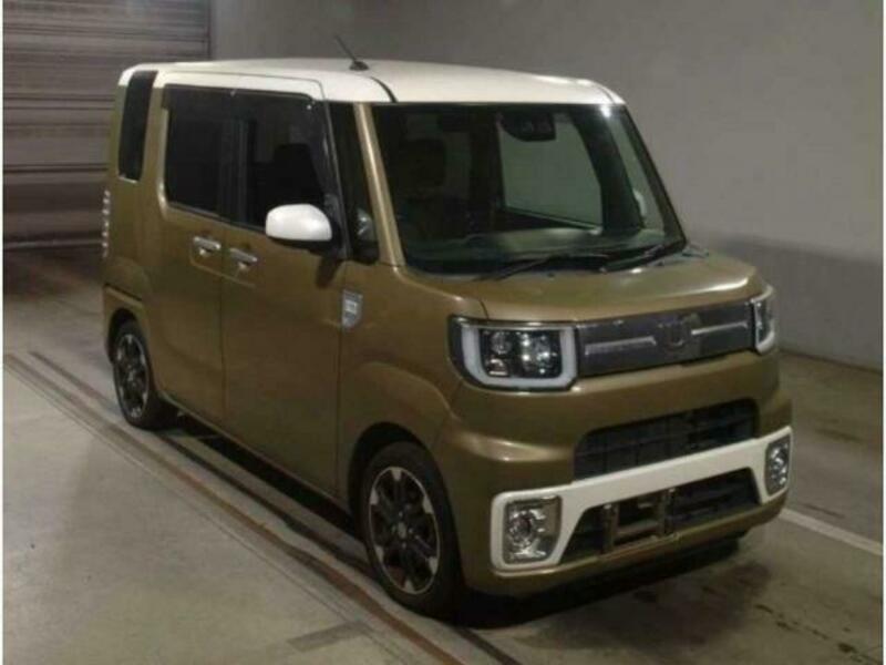 DAIHATSU　WAKE