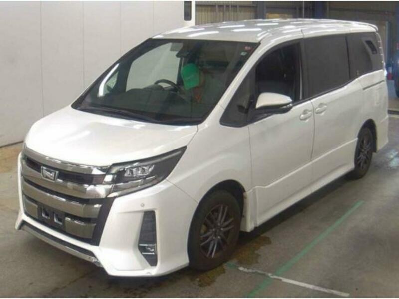 TOYOTA　NOAH