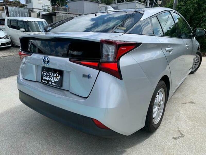 PRIUS-4