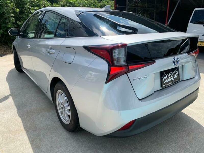 PRIUS-6