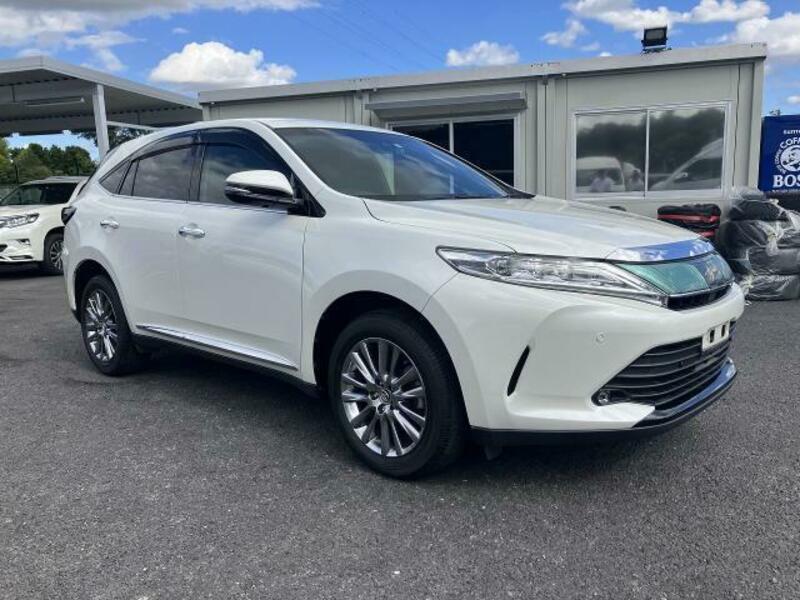 TOYOTA　HARRIER