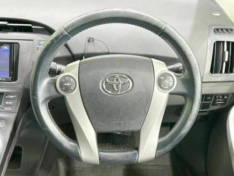 PRIUS-11