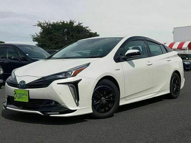 TOYOTA　PRIUS