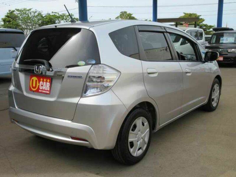 FIT HYBRID-11