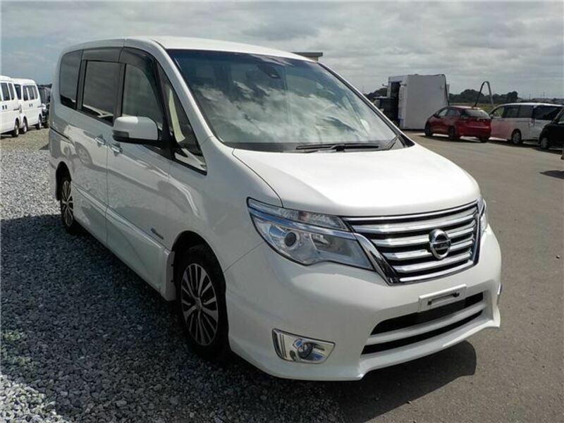 NISSAN　SERENA