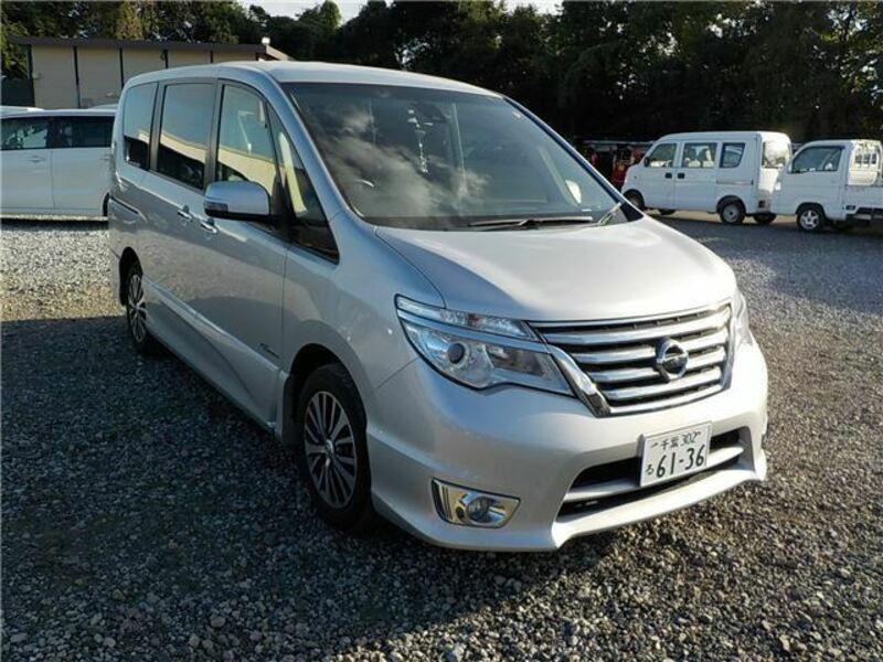 NISSAN　SERENA