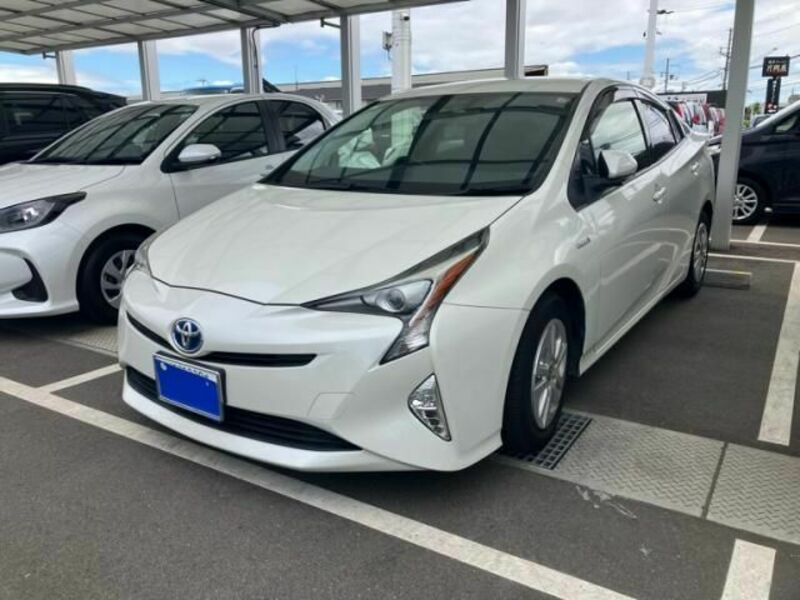 TOYOTA　PRIUS