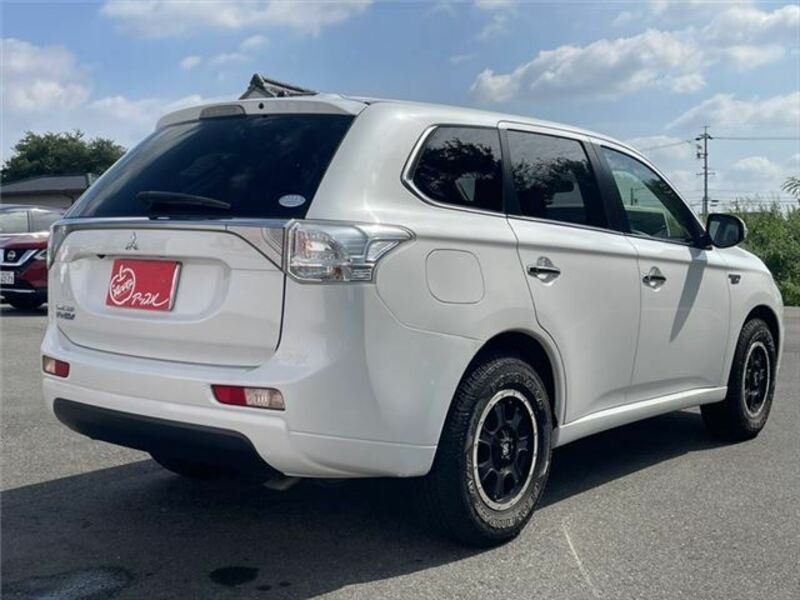 OUTLANDER PHEV-16