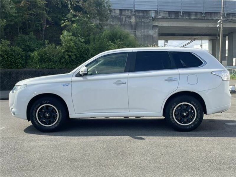 OUTLANDER PHEV-18