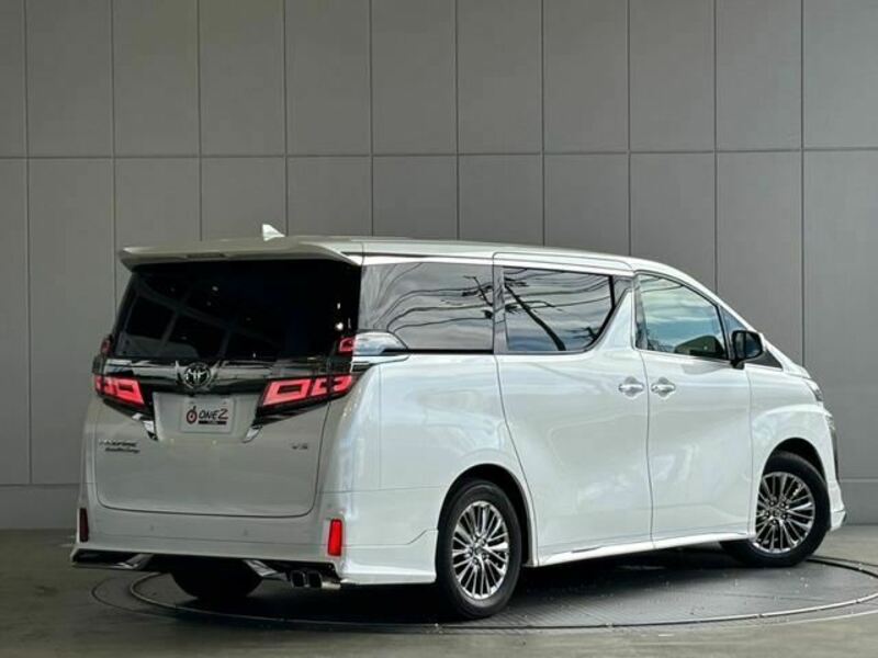 VELLFIRE-1