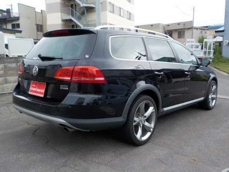 PASSAT ALLTRACK-6