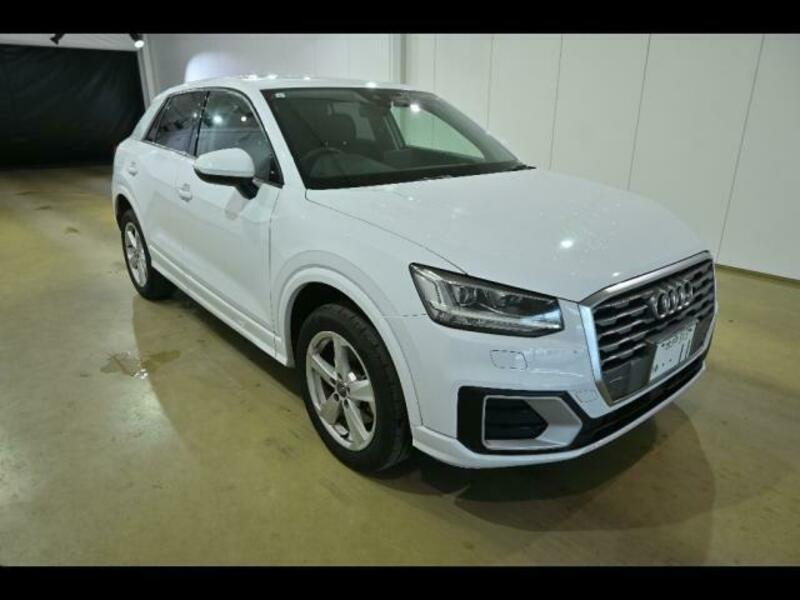 AUDI　Q2