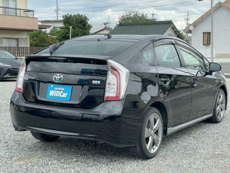 PRIUS-13