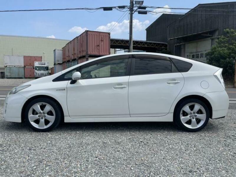 PRIUS-10