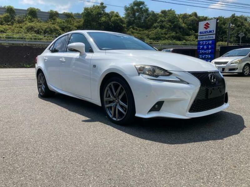 LEXUS　IS