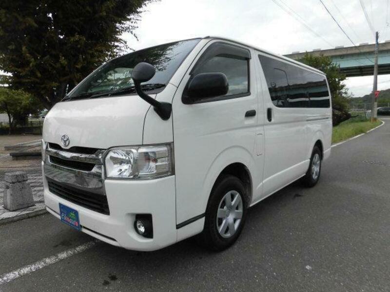 TOYOTA　Regiusace Van