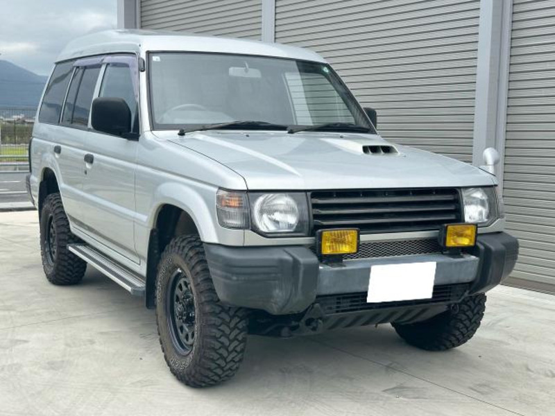 MITSUBISHI　PAJERO