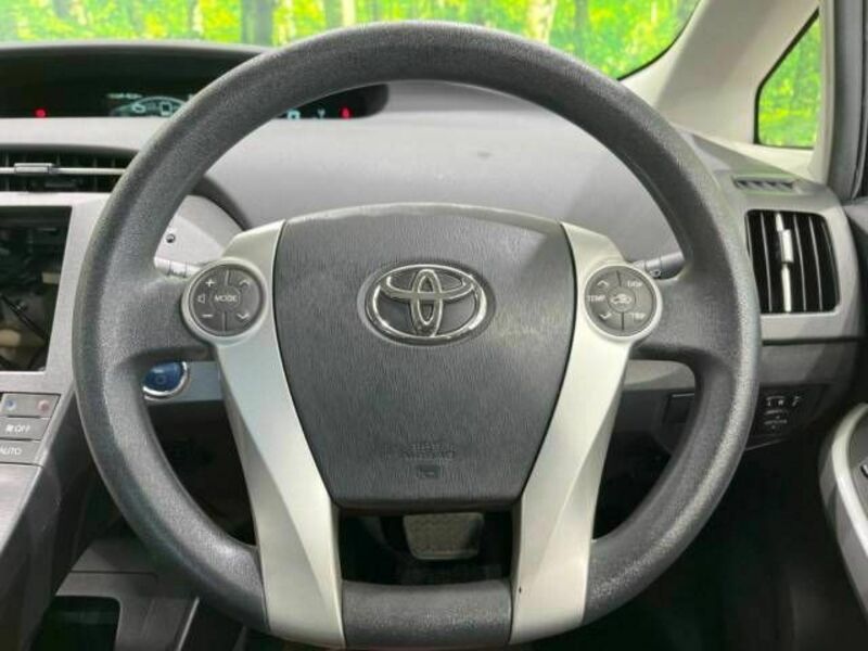 PRIUS-11